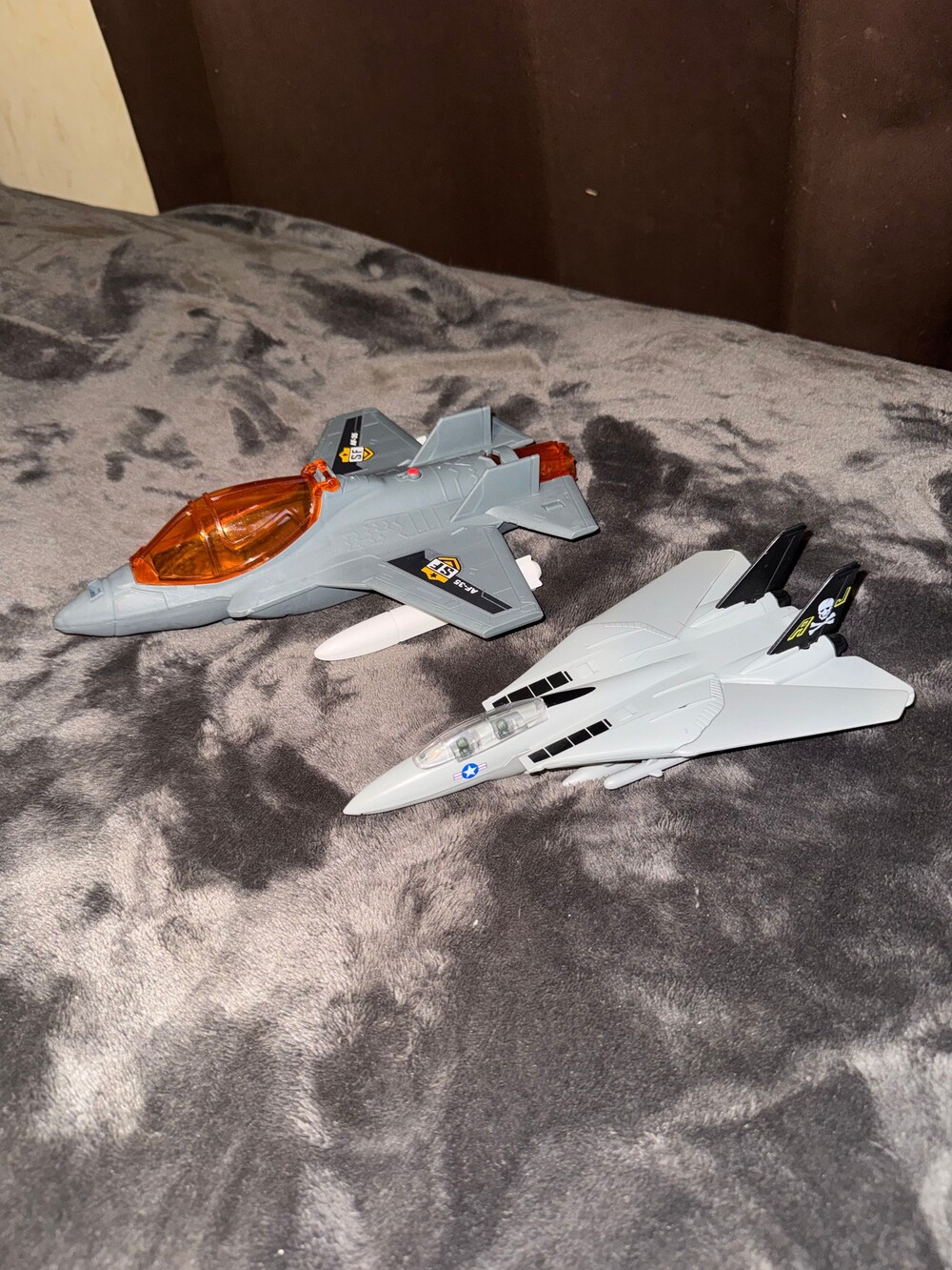 WOWTOYZ AF-35 Fighter Jet with  Cockpit and Missiles